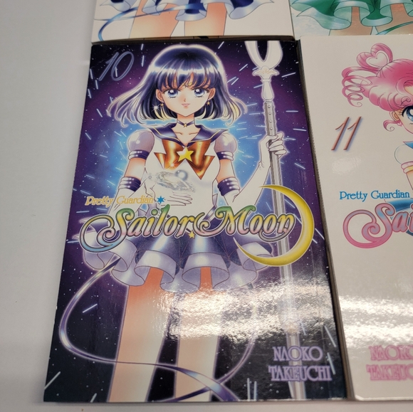 Sailor Moon book 📖 ✨️ lot 4 - Picture 4 of 11